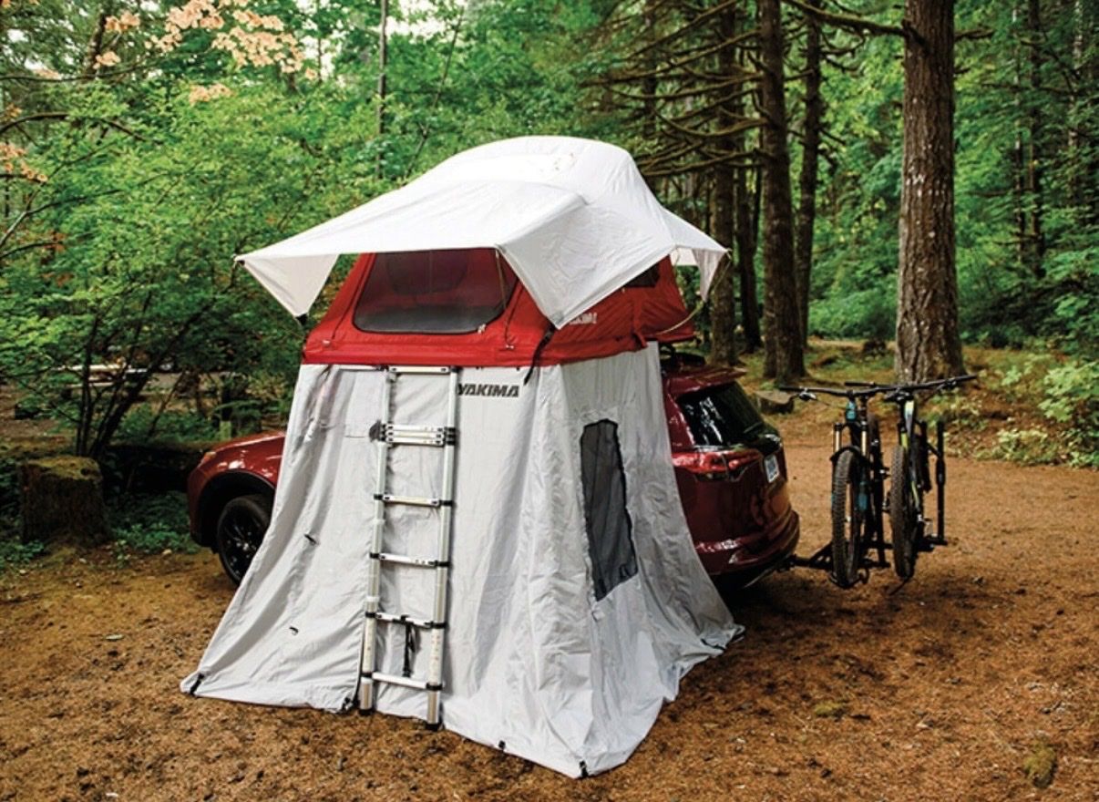 Lightweight Yakima Skyrise 2 Rooftop Tent With Annex