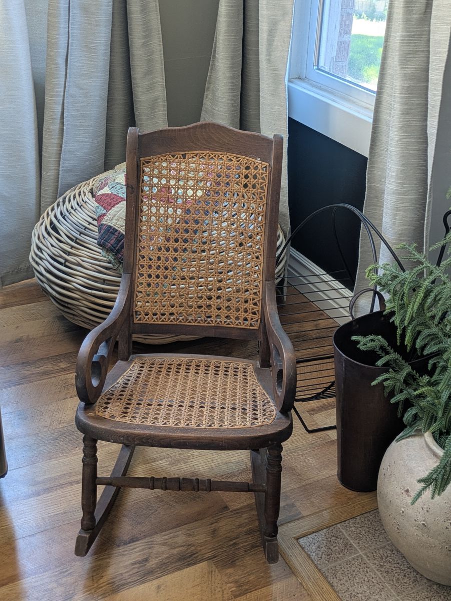 Vintage rocking chair 