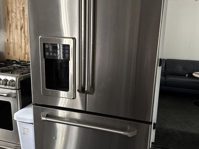 GE French Door Refrigerator - Stainless Steel, Bottom Freezer, Ice/Water Dispenser