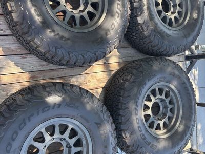 Wheels and Tires off a 2025 GMC
