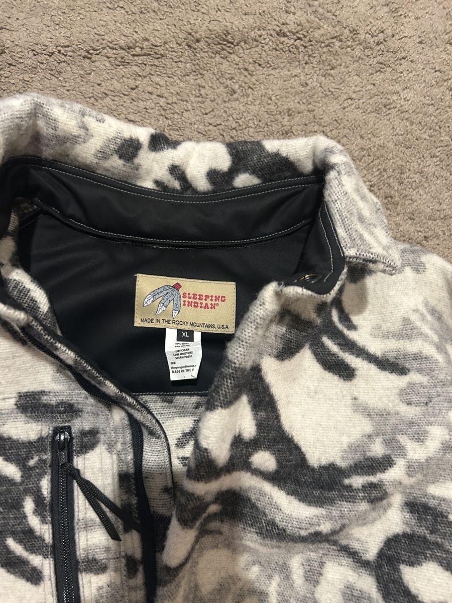 Sleeping Indian snow Camo pullover