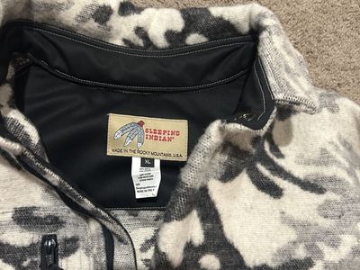Sleeping Indian snow Camo pullover