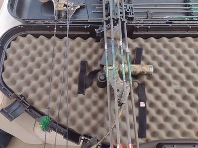 Parker Compound Bow Camo Hunting Bow with Hard Case and Arrows