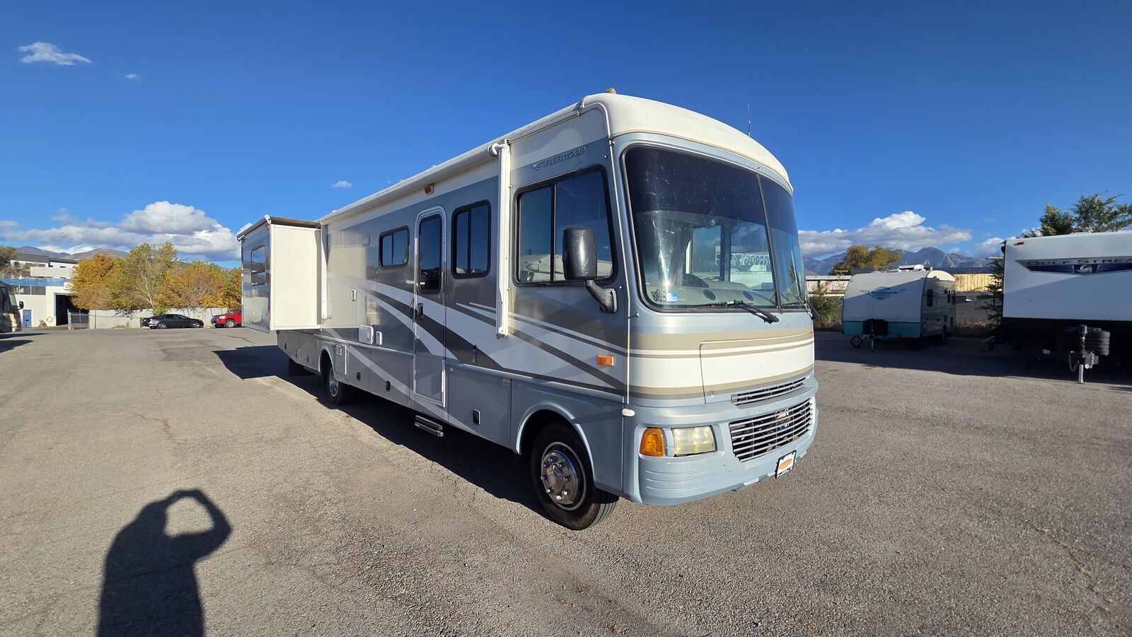 2005 Fleetwood Bounder 35E