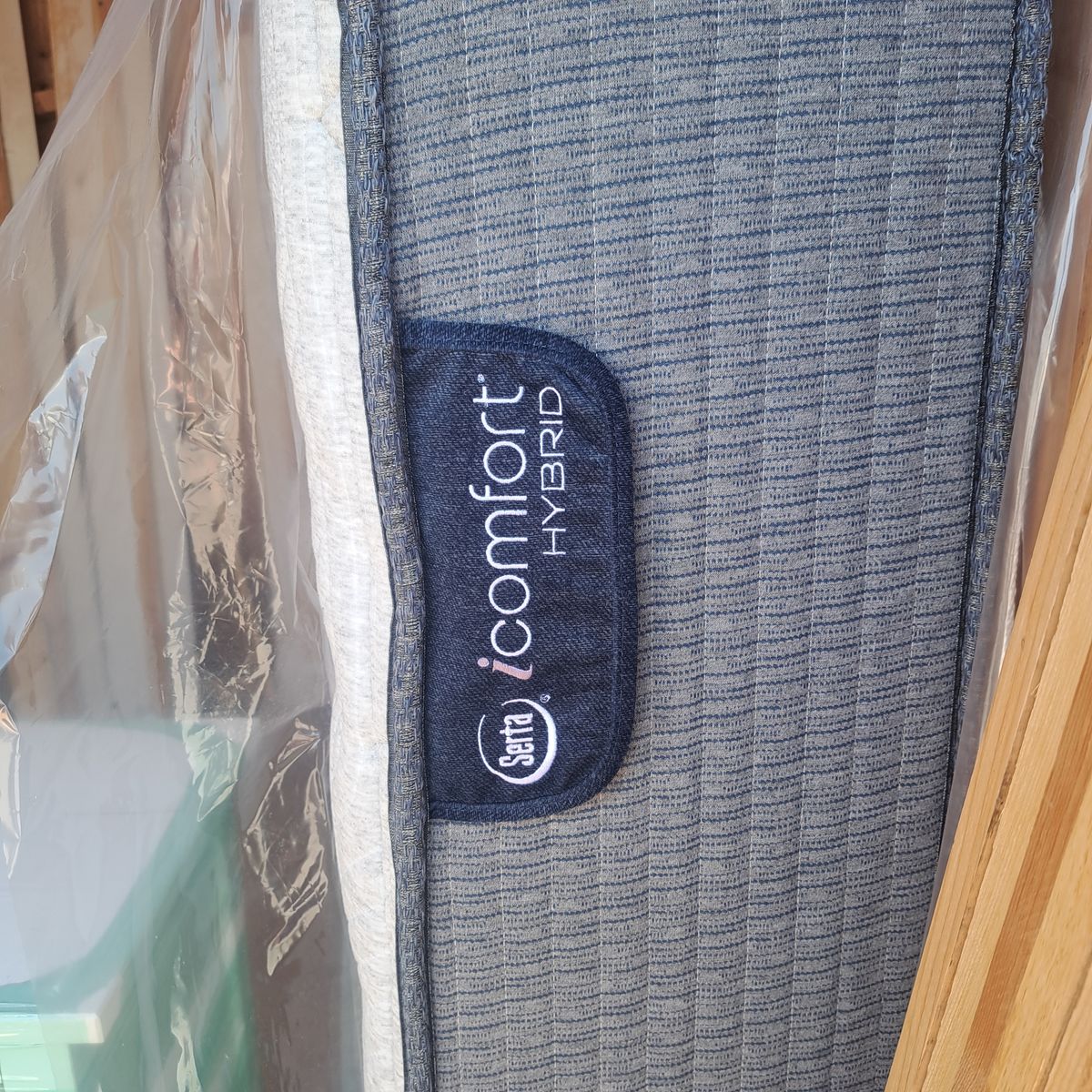Serta iComfort Hybrid Blue Fusion 100 Firm Mattress, Full Size, Great Condition, Must GO!