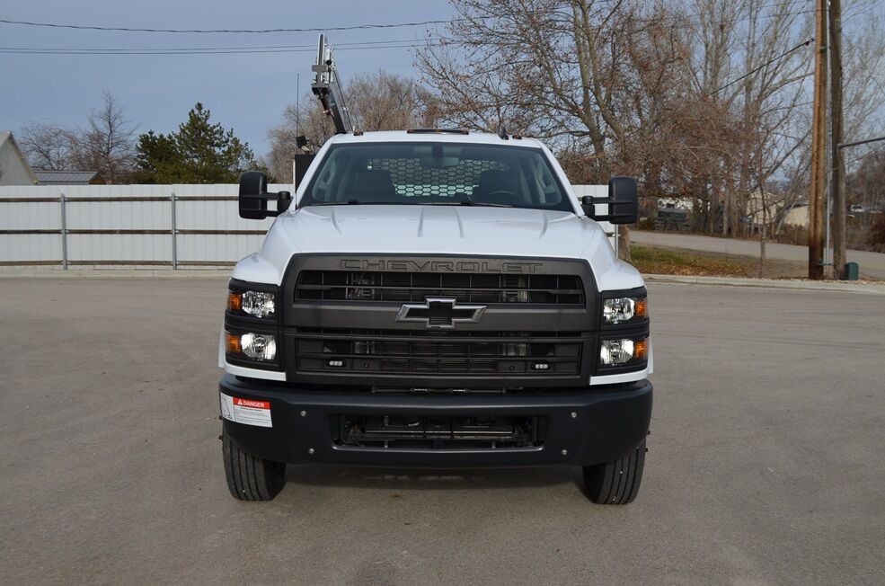 New 2022 Chev 4500HD mechanics truck, crane, compressor & generator