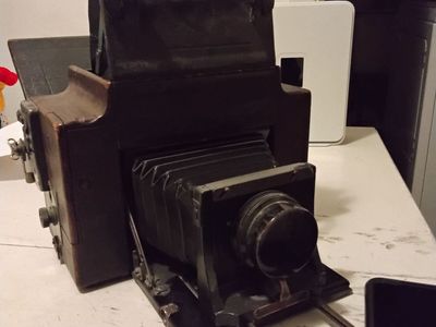 Vintage 3A Graflex camera