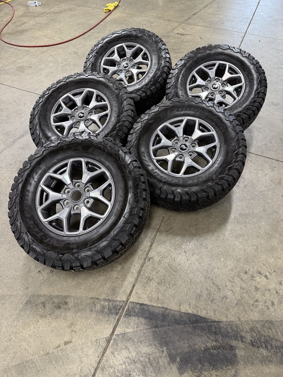 NEW 2026 Ford Bronco OEM 17in/ BFG KO2 285/70/17