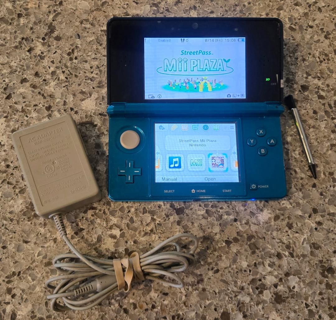 Nintendo 3ds with charger and stylus! Trades considered!