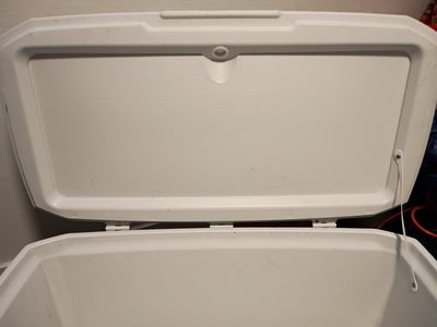 Coleman 70 Qt Xtreme 5 Marine Hard Cooler Blue & White Camping Fishing Beach Food Storage