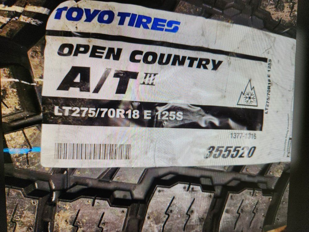 275/70r18 toyo open country at lll