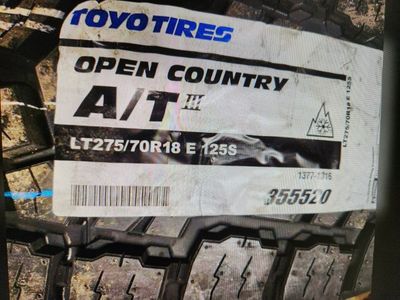 275/70r18 toyo open country at lll