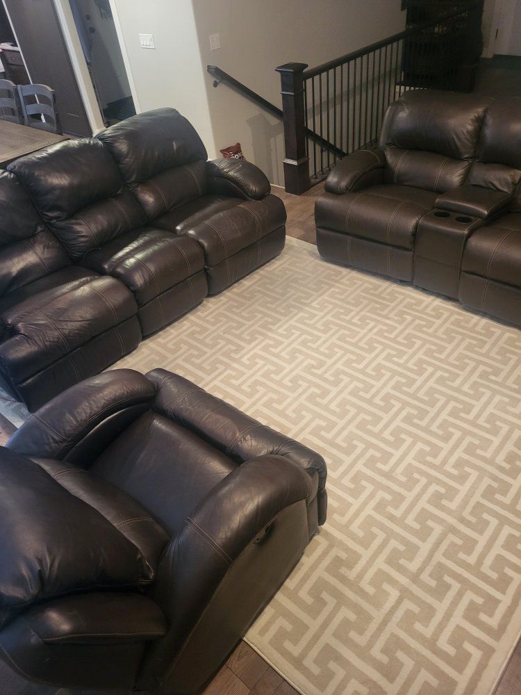 LIVING ROOM FURNITURE 
BONDED LEATHER