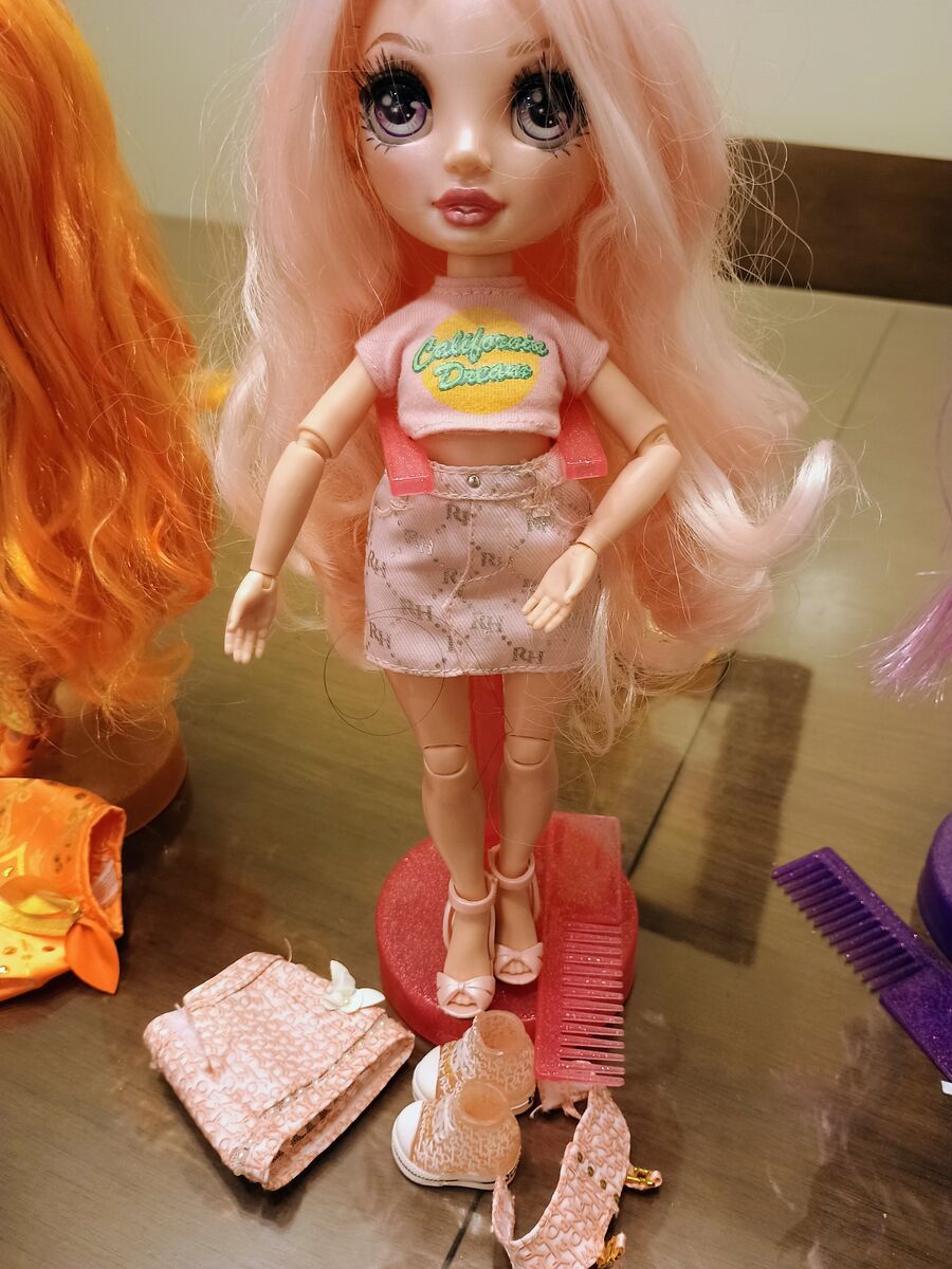 Rainbow High dolls
