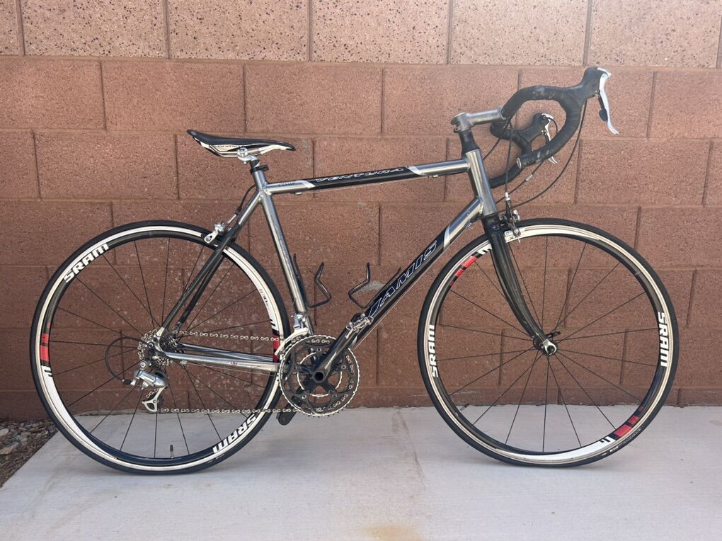 Jamis Ventura Comp Road Bike, SRAM S30 race wheels
