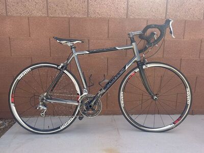 Jamis Ventura Comp Road Bike, SRAM S30 race wheels