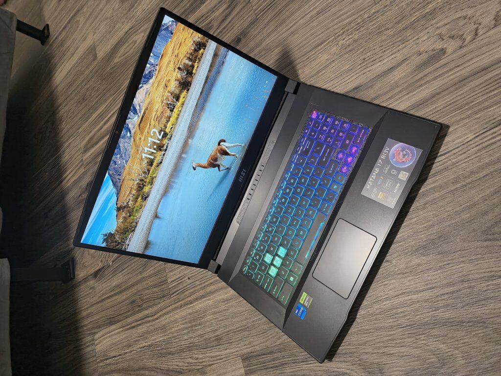 MSI Katana 17.3" i7, 32GB RAM, 8GB 4060, 1TB SSD
