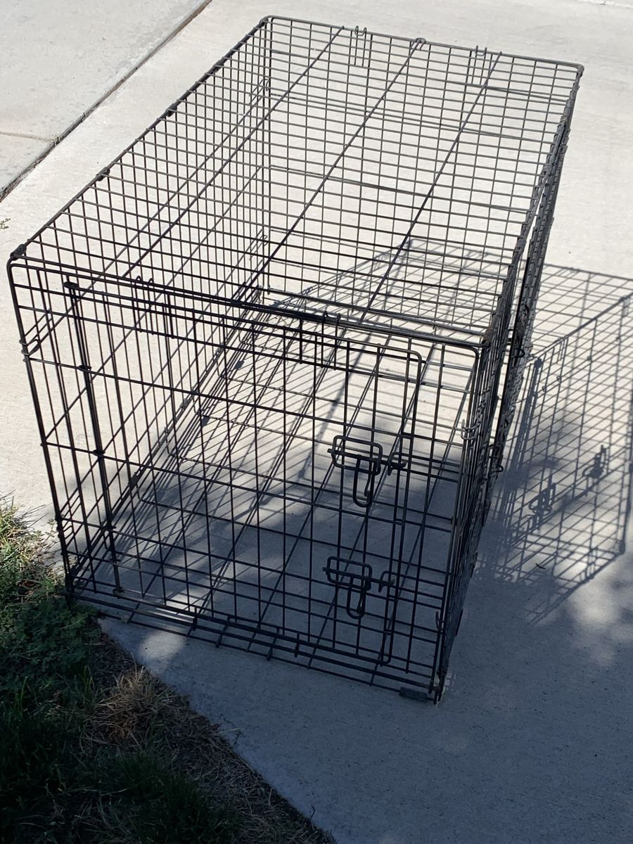 36” Large Wire Metal Dog Crate Pet Kennel Cage with Secure Door Latches