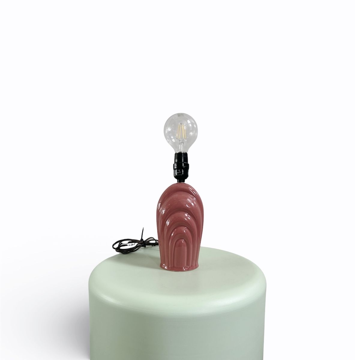 80's Mauve Pink Ceramic Shell Draped Table Lamp
