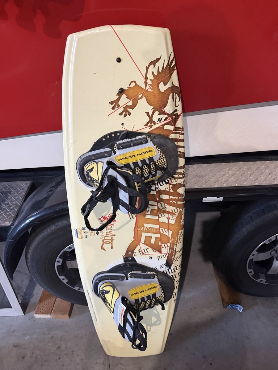 Hyperlite State 125 Wakeboard with Body Glove Bindings - Used Good Condition