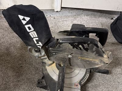 DELTA Professional Compound Miter Saw, Used - Great for Woodworking Projects