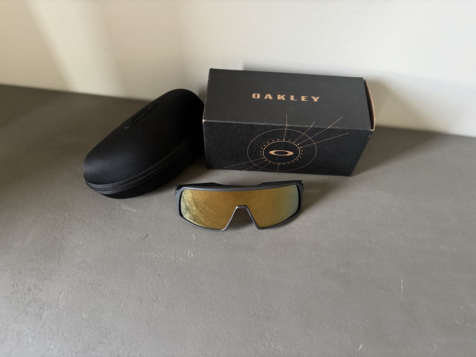 Oakley Sutro Sunglasses - New  Matte Carbon - Unisex
