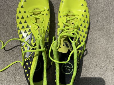 Men’s New Balance Track Spikes