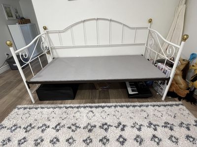 Metal Daybed