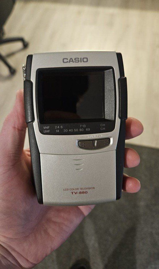 Casio tv-880 portable TV 1999