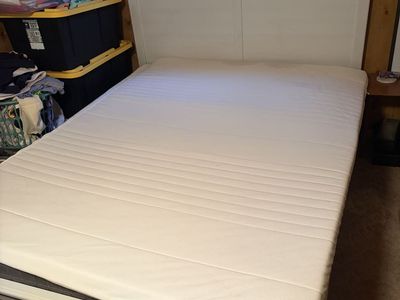 Queen Ikea Malm Frame with mattress and topper
