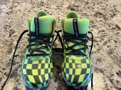 Soccer/flag football cleats