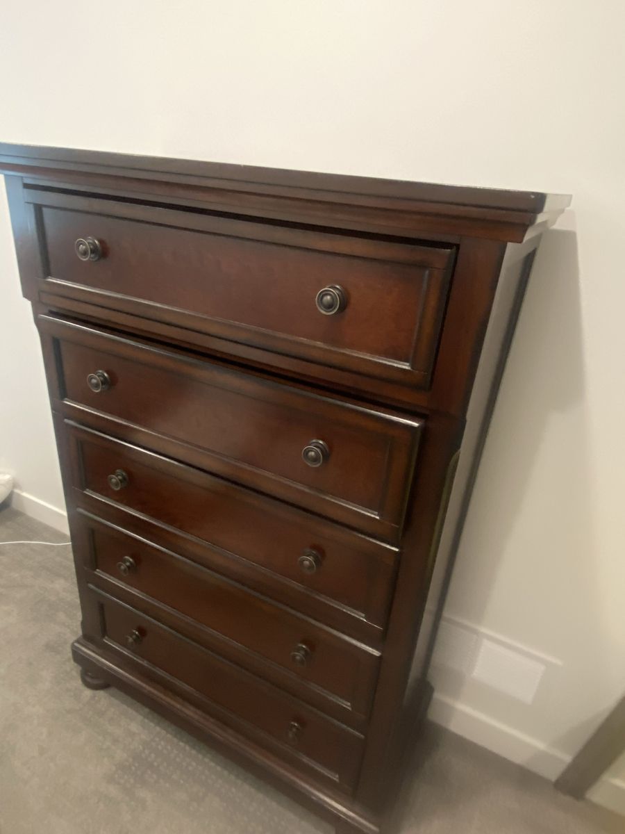 Main image 3