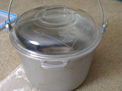 Vintage Guardian Service 12 quart kettle