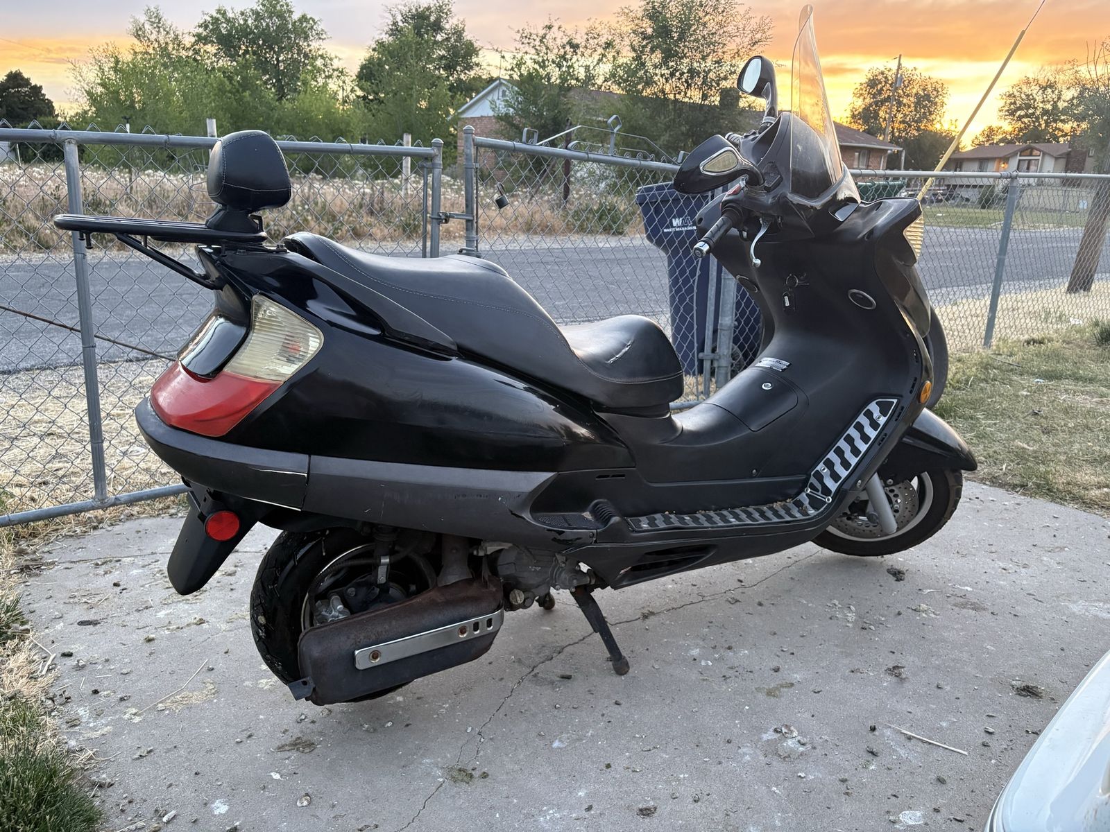 Low mileage 2008 Roketa (Honda clone) 250cc moped