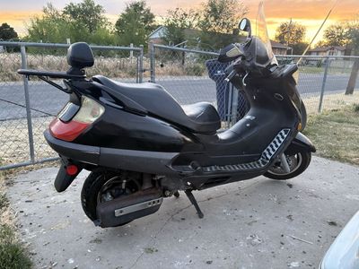 Low mileage 2008 Roketa (Honda clone) 250cc moped
