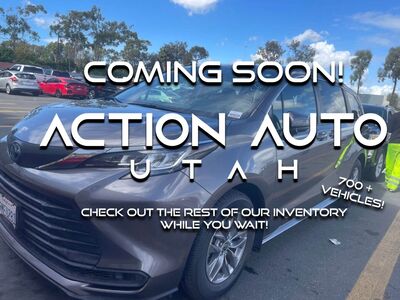 2024 TOYOTA SIENNA LE 8-Passenger