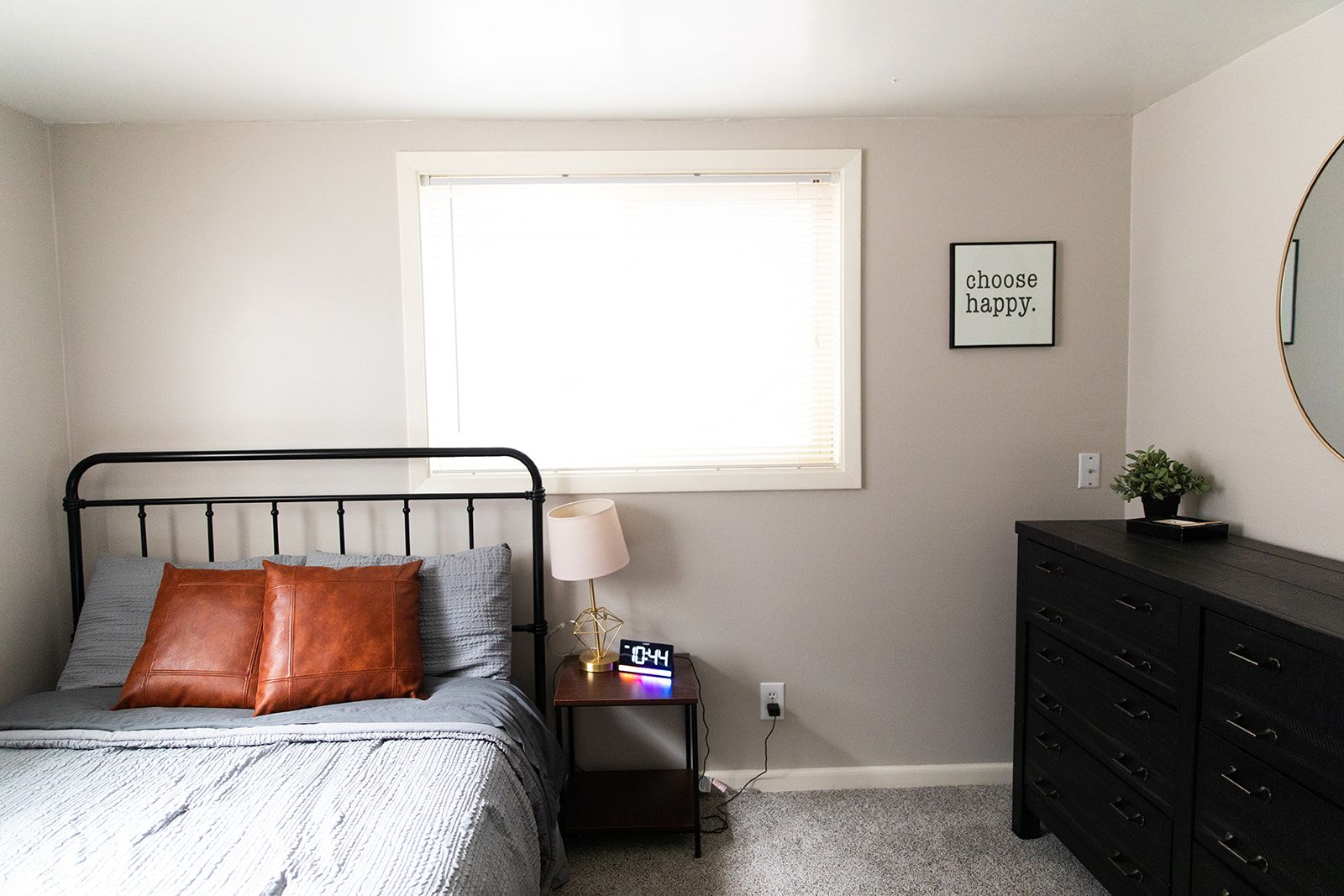 Private Bedroom For Rent - Male Roommate Needed