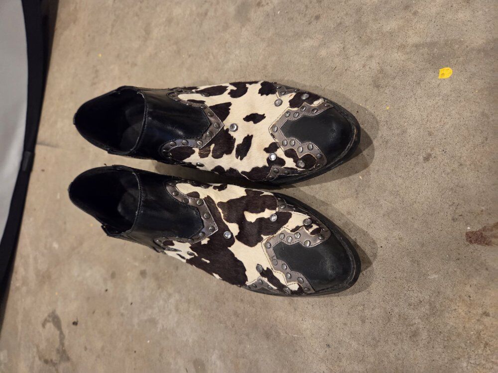 Reba cowhide booties