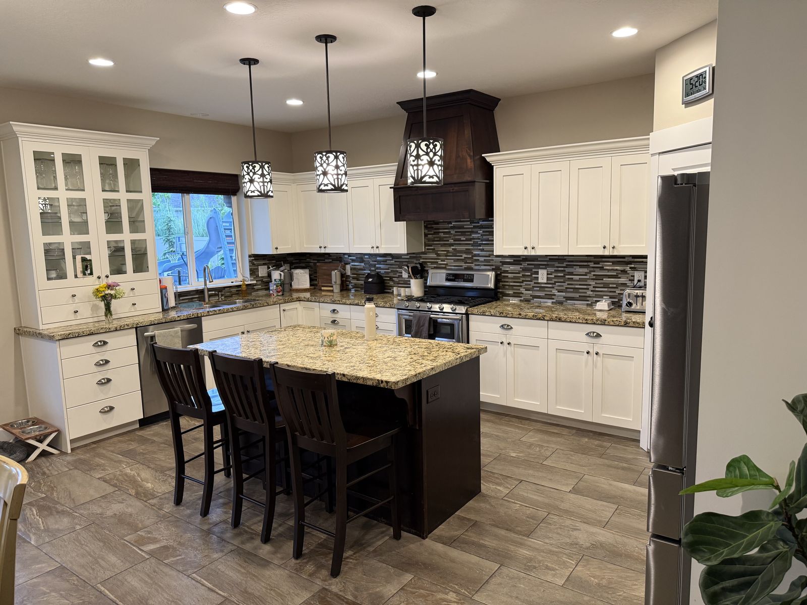 Kitchen Cabinets w/desk and bathroom vanity