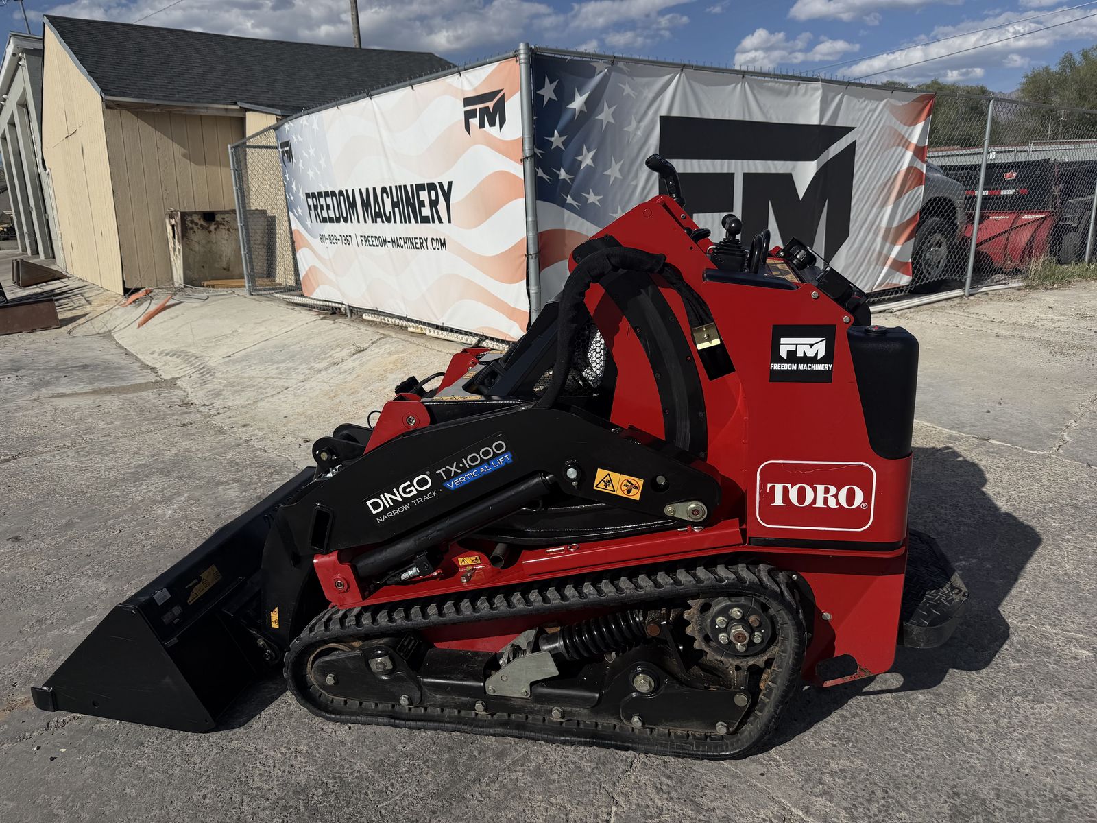 2020 Toro TX1000N Dingo Mini Skid Steer Stand-On Track Loader Tractor Only 300 Hours