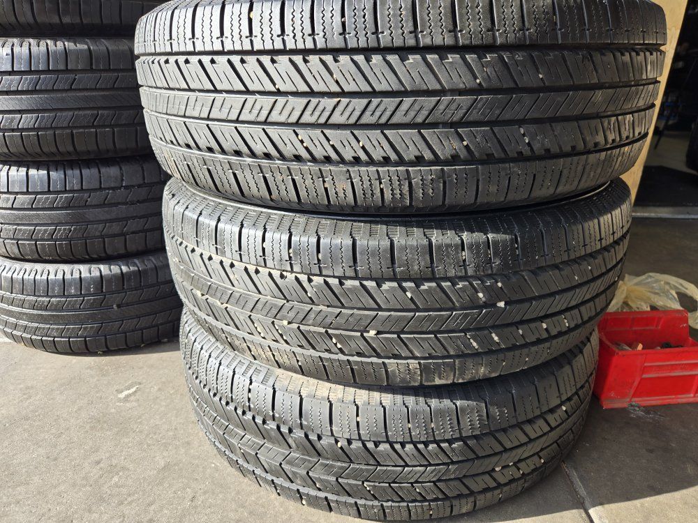 SET 235/65R18 BLACKHAWK  HISCEND -H