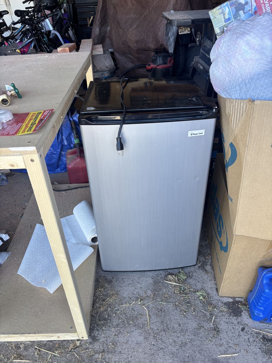 Mini fridge