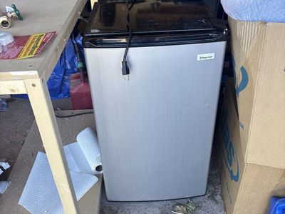 Mini fridge
