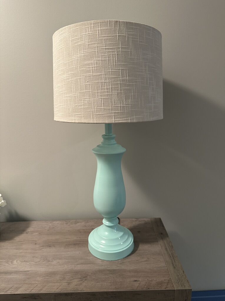 Table Lamp with Adjustable Light Levels