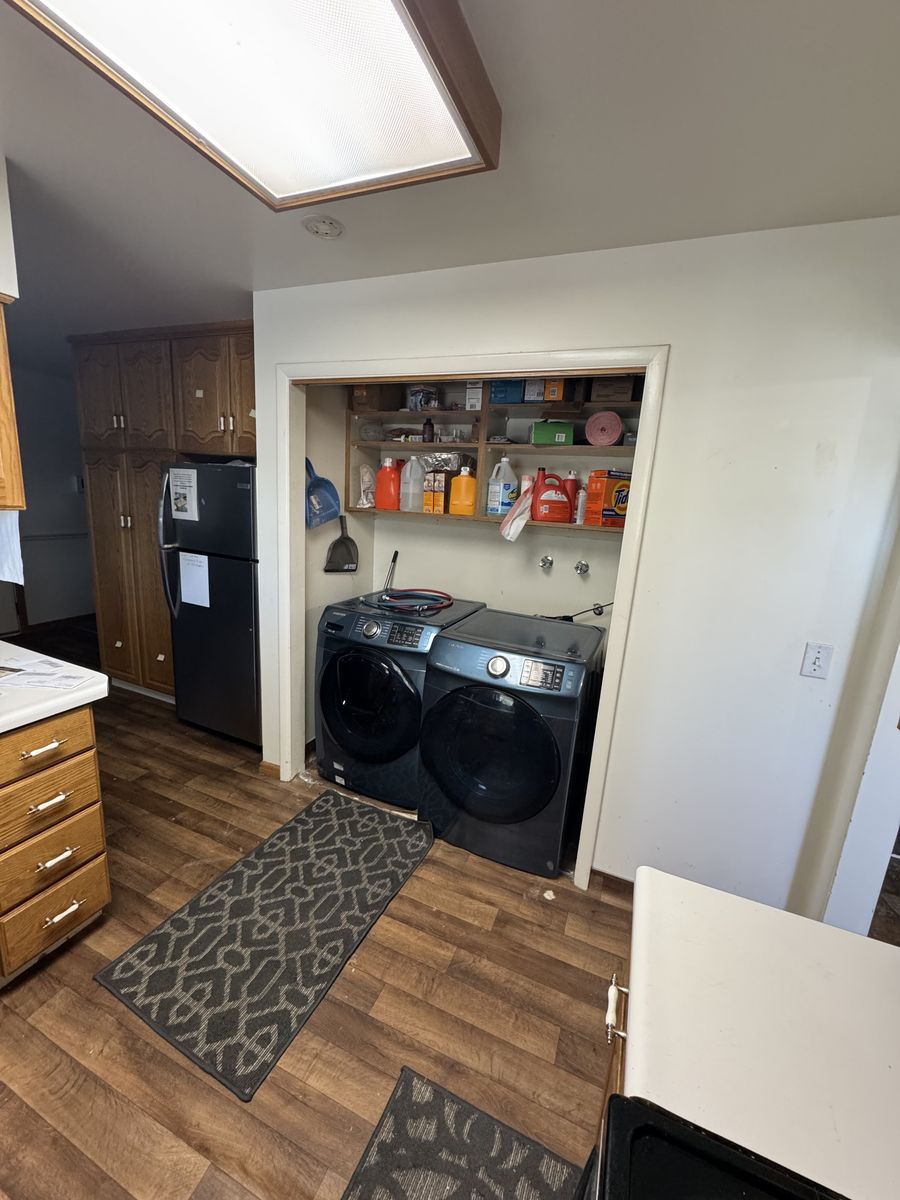 Main image 6