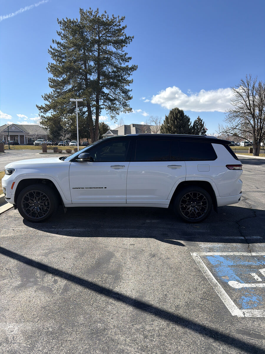 2023 Jeep Grand Cherokee L Summit Reserve