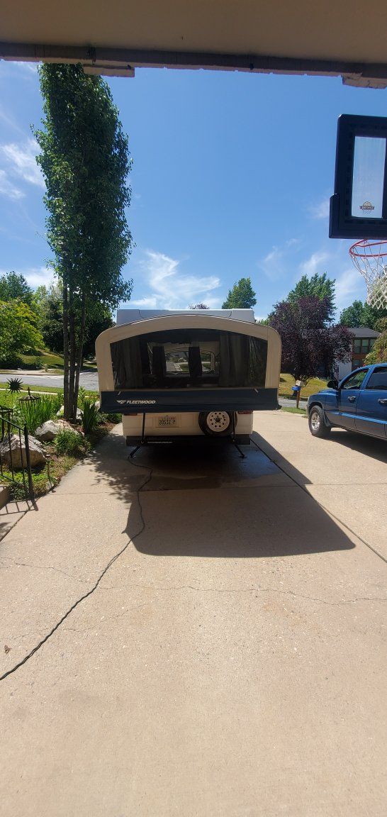 Fleetwood Folding Trailers Camping Trailer, 2005 Model,Valor, 3500 GVWR