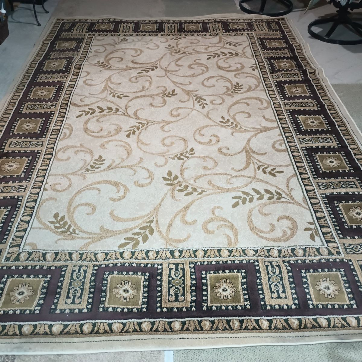 AREA RUG