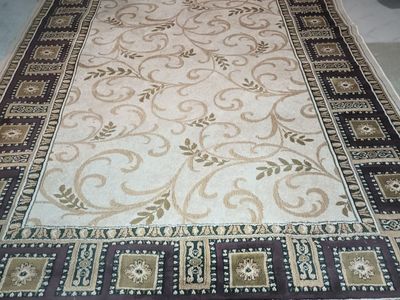 AREA RUG