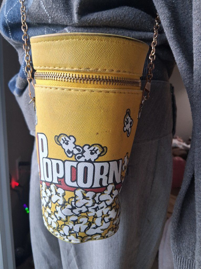 Collectabke Novelty Popcorn Box Crossbody Bag Yellow Chain Strap
